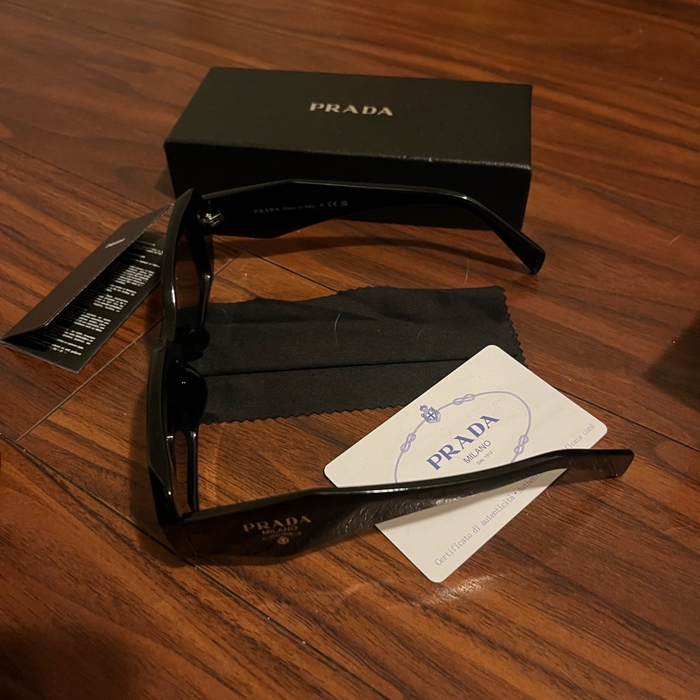 Prada Black Sunglasses Accessories - Picture 4 of 6